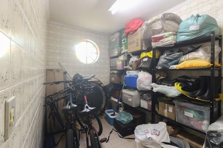 Casa à venda com 1125m², 5 quartos e 8 vagasDespensa