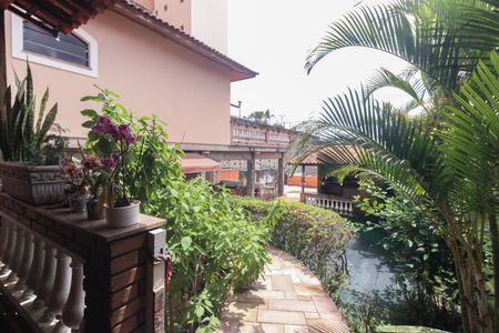 Casa à venda com 1125m², 5 quartos e 8 vagasQuintal