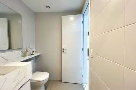 Studio para alugar com 27m², 1 quarto e sem vaga Studio para alugar com 27m², 1 quarto e sem vagaBanheiro