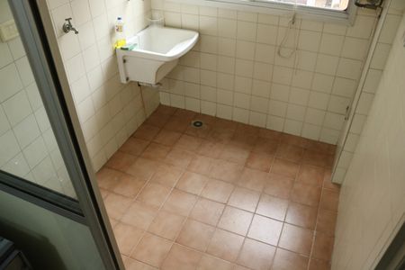 Apartamento à venda com 65m², 3 quartos e 1 vagaÁrea de Serviço