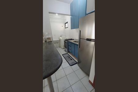 Cozinha de apartamento para alugar com 1 quarto, 57m² em Caminho das Árvores, Salvador