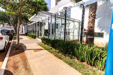 Apartamento para alugar com 79m², 2 quartos e 1 vaga Apartamento para alugar com 79m², 2 quartos e 1 vagaFachada