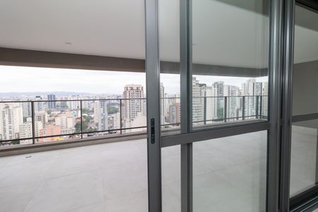 Apartamento à venda com 157m², 3 quartos e 2 vagas Apartamento à venda com 157m², 3 quartos e 2 vagasVaranda da Sala