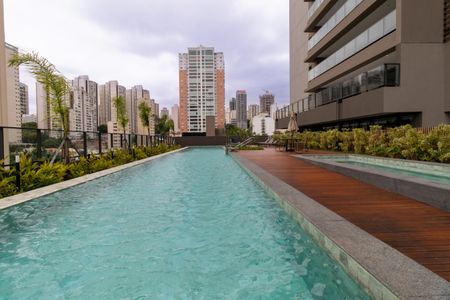 Apartamento à venda com 157m², 3 quartos e 2 vagas Apartamento à venda com 157m², 3 quartos e 2 vagasÁrea Comum - Piscina