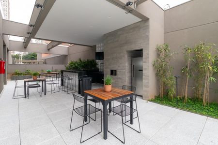 Apartamento à venda com 157m², 3 quartos e 2 vagas Apartamento à venda com 157m², 3 quartos e 2 vagasÁrea Comum - Churrasqueira