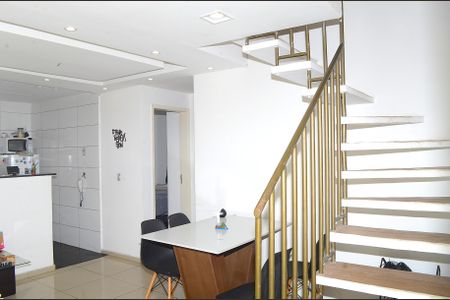 Apartamento para alugar com 83m², 2 quartos e 2 vagasSala