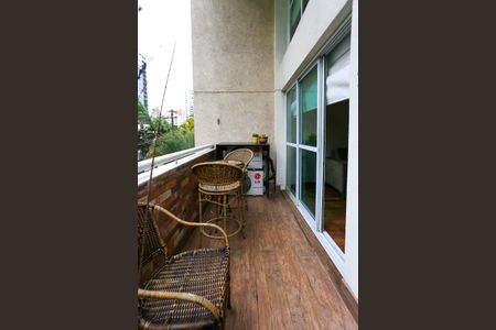 Apartamento à venda com 88m², 1 quarto e 2 vagas Apartamento à venda com 88m², 1 quarto e 2 vagasvaranda