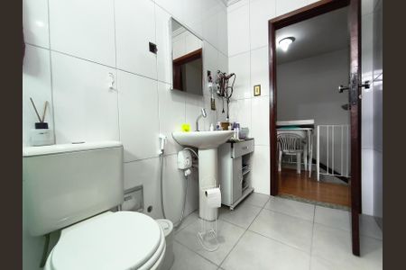 Casa à venda com 160m², 3 quartos e 2 vagas Casa à venda com 160m², 3 quartos e 2 vagasBanheiro