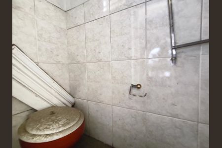 Casa à venda com 160m², 3 quartos e 2 vagas Casa à venda com 160m², 3 quartos e 2 vagasBanheiro de serviço