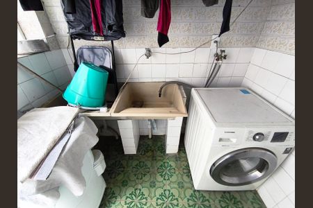 Casa à venda com 160m², 3 quartos e 2 vagas Casa à venda com 160m², 3 quartos e 2 vagasÁrea de Serviço