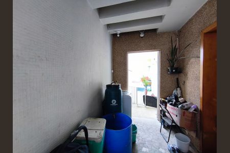 Casa à venda com 160m², 3 quartos e 2 vagas Casa à venda com 160m², 3 quartos e 2 vagasEntrada