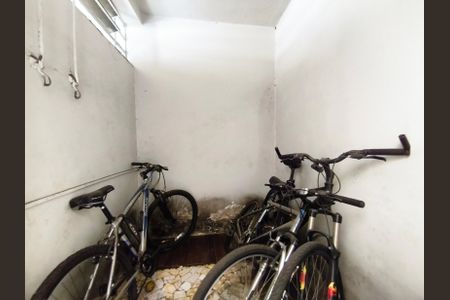 Casa à venda com 160m², 3 quartos e 2 vagas Casa à venda com 160m², 3 quartos e 2 vagasDepósito