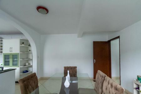 Casa à venda com 253m², 3 quartos e 3 vagasCopa