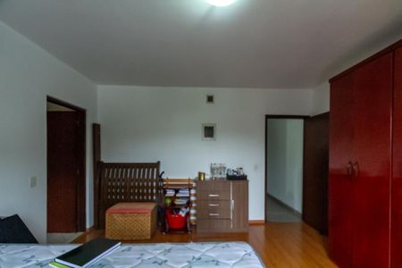 Casa à venda com 253m², 3 quartos e 3 vagasSuíte