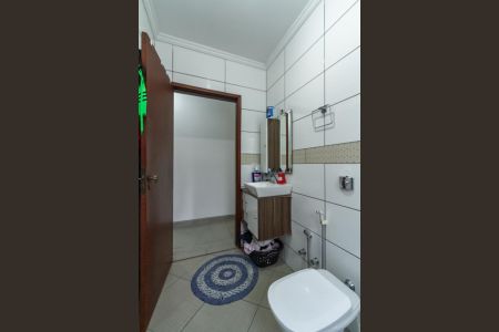 Casa à venda com 253m², 3 quartos e 3 vagasBanheiro Social