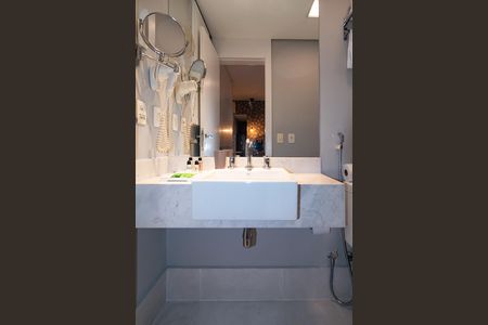 Apartamento para alugar com 36m², 1 quarto e sem vaga Apartamento para alugar com 36m², 1 quarto e sem vagaBanheiro