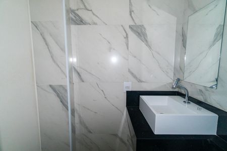 Apartamento à venda com 69m², 2 quartos e 1 vaga Apartamento à venda com 69m², 2 quartos e 1 vagaBanheiro da Suíte