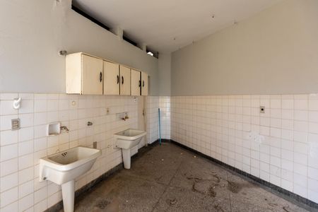 Casa à venda com 254m², 4 quartos e 6 vagas Casa à venda com 254m², 4 quartos e 6 vagasÁrea de Serviço