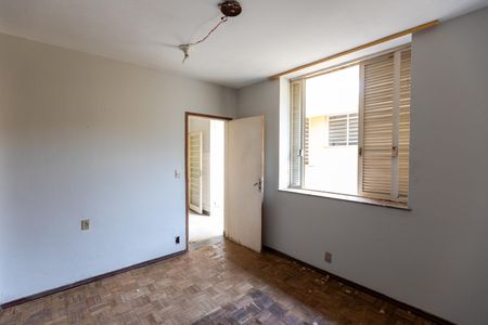 Casa à venda com 254m², 4 quartos e 6 vagas Casa à venda com 254m², 4 quartos e 6 vagasQuarto Externo