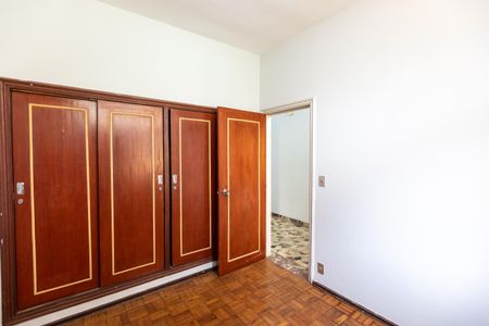 Casa à venda com 254m², 4 quartos e 6 vagas Casa à venda com 254m², 4 quartos e 6 vagasQuarto 1