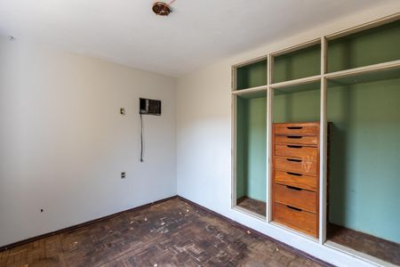 Casa à venda com 254m², 4 quartos e 6 vagas Casa à venda com 254m², 4 quartos e 6 vagasQuarto externo