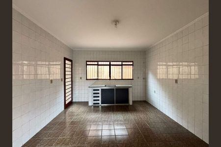 Casa à venda com 4 quartos, 180m² em Jardim Marcia, Campinas