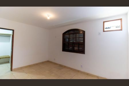 Casa de condomínio à venda com 160m², 3 quartos e 5 vagas Casa de condomínio à venda com 160m², 3 quartos e 5 vagasSuíte