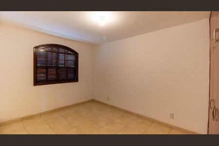 Casa de condomínio à venda com 160m², 3 quartos e 5 vagas Casa de condomínio à venda com 160m², 3 quartos e 5 vagasQuarto 1