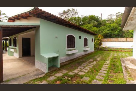Casa de condomínio à venda com 160m², 3 quartos e 5 vagas Casa de condomínio à venda com 160m², 3 quartos e 5 vagasÁrea Externa