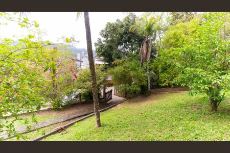 Casa de condomínio à venda com 160m², 3 quartos e 5 vagas Casa de condomínio à venda com 160m², 3 quartos e 5 vagasÁrea Externa