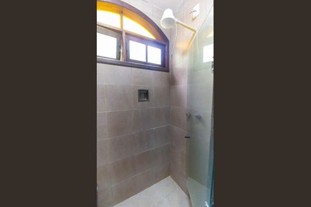 Casa de condomínio à venda com 160m², 3 quartos e 5 vagas Casa de condomínio à venda com 160m², 3 quartos e 5 vagasBanheiro da Suíte