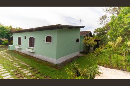 Casa de condomínio à venda com 160m², 3 quartos e 5 vagas Casa de condomínio à venda com 160m², 3 quartos e 5 vagasÁrea Externa