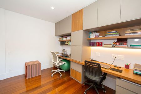 Apartamento para alugar com 233m², 4 quartos e 4 vagasQuarto 4