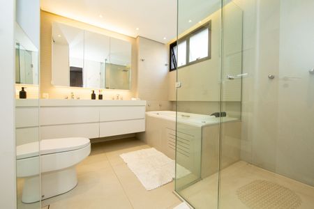 Apartamento para alugar com 233m², 4 quartos e 4 vagasBanheiro 1