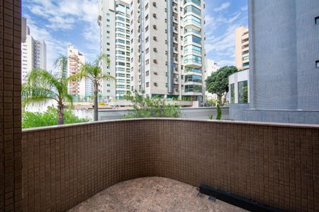 Apartamento para alugar com 233m², 4 quartos e 4 vagasVaranda do Quarto 3