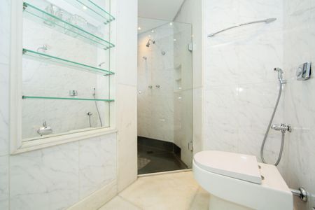 Apartamento para alugar com 233m², 4 quartos e 4 vagasBanheiro 3