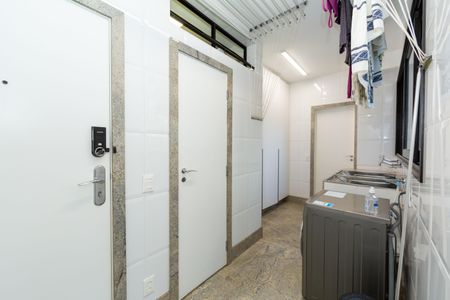 Apartamento para alugar com 233m², 4 quartos e 4 vagasÁrea de Serviço