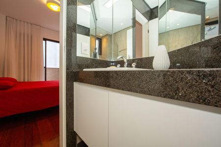 Apartamento para alugar com 233m², 4 quartos e 4 vagasBanheiro 1