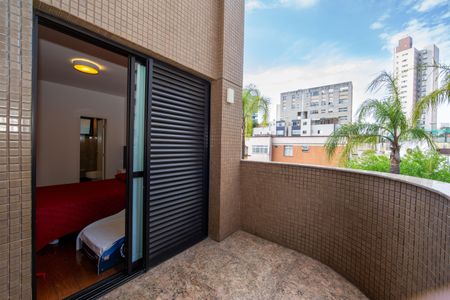 Apartamento para alugar com 233m², 4 quartos e 4 vagasVaranda do Quarto 3