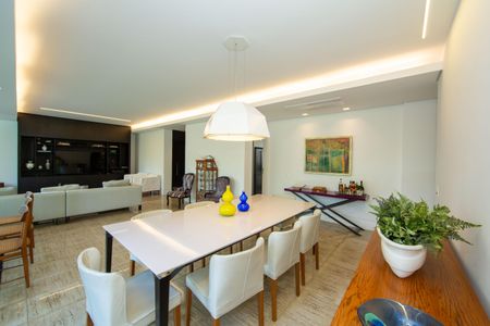 Apartamento para alugar com 233m², 4 quartos e 4 vagasSala