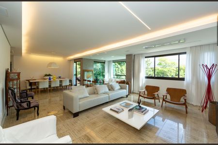 Apartamento para alugar com 233m², 4 quartos e 4 vagasSala