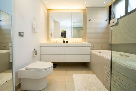 Apartamento para alugar com 233m², 4 quartos e 4 vagasBanheiro 1