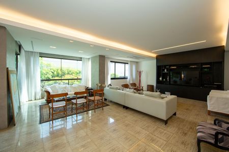 Apartamento para alugar com 233m², 4 quartos e 4 vagasSala