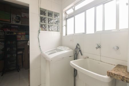 Apartamento à venda com 77m², 3 quartos e 2 vagasÁrea de Serviço 