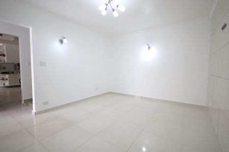 Casa para alugar com 300m², 2 quartos e 8 vagas Casa para alugar com 300m², 2 quartos e 8 vagasSala