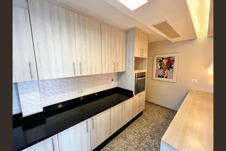 Apartamento para alugar com 162m², 5 quartos e 3 vagasCozinha