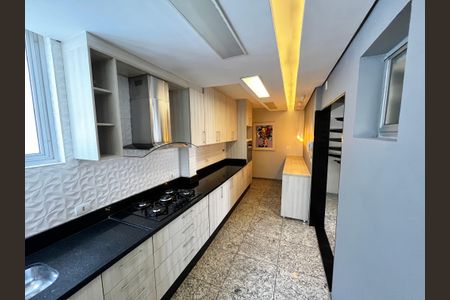 Apartamento para alugar com 162m², 5 quartos e 3 vagasCozinha