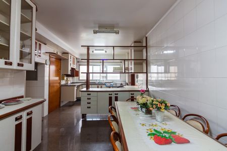 Apartamento para alugar com 151m², 2 quartos e 2 vagas Apartamento para alugar com 151m², 2 quartos e 2 vagasCozinha