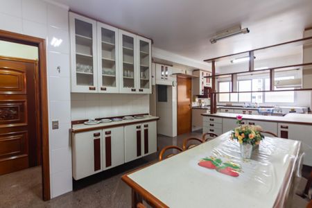 Apartamento para alugar com 151m², 2 quartos e 2 vagas Apartamento para alugar com 151m², 2 quartos e 2 vagasCozinha