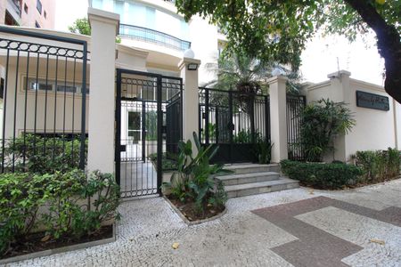 Apartamento à venda com 165m², 4 quartos e 3 vagasFachada e Portaria